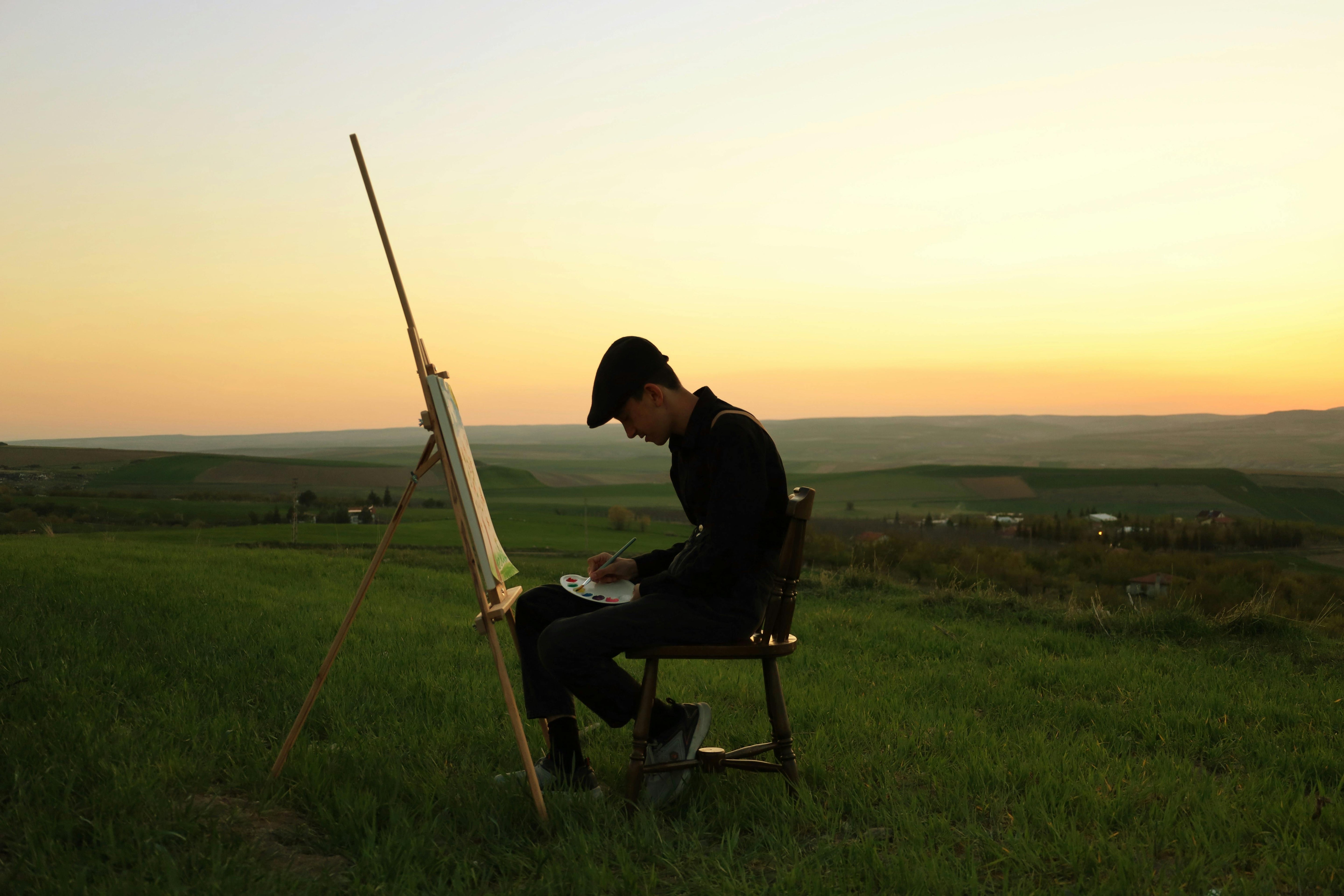 ISFP Careers - 4 Work Styles Of The Personality Type